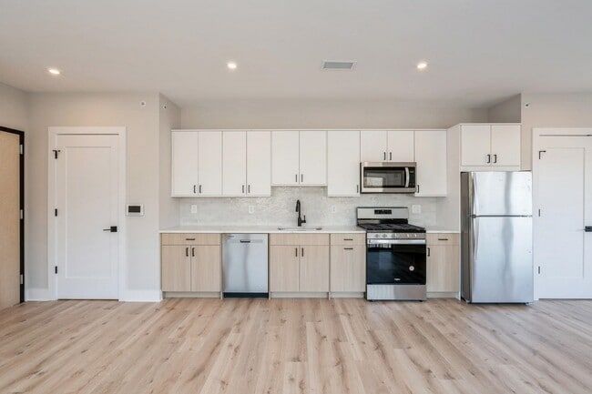 Building Photo - 201-205 Randolph Ave