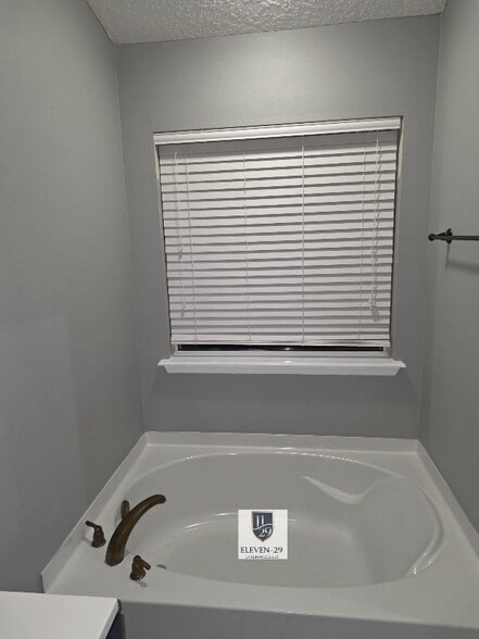 Building Photo - 1334 Camp Ridge Ln