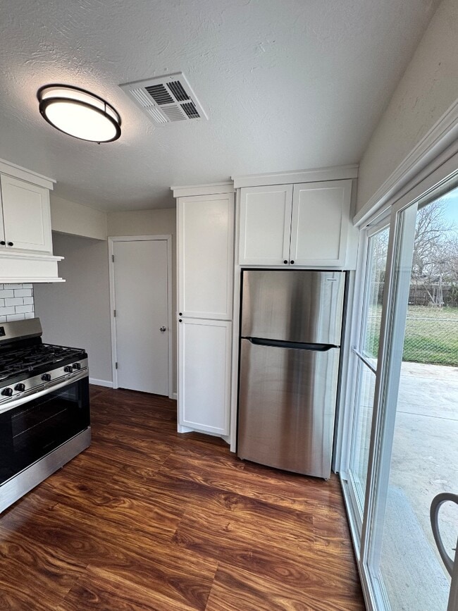 Building Photo - 2505 SW Murray Dr