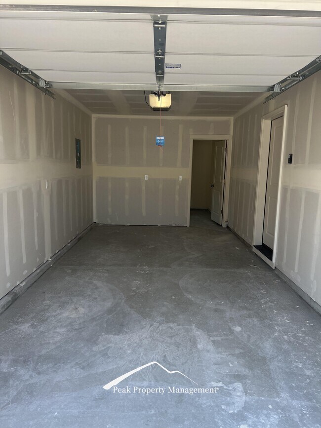 Building Photo - 2235 S Sockeye Pl