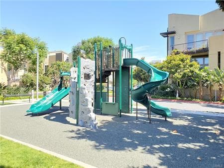 Building Photo - 5401 W 149th Plz