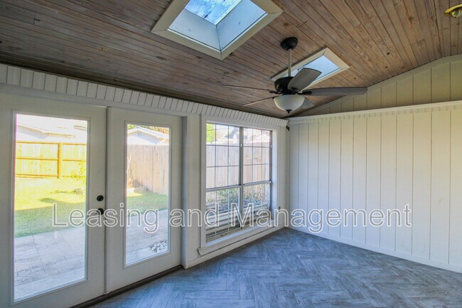 Building Photo - 679 Williamson Dr