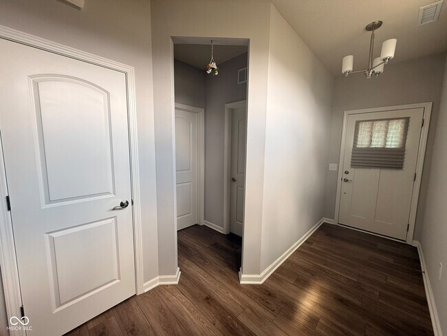 Building Photo - 6862 Sable Point Dr