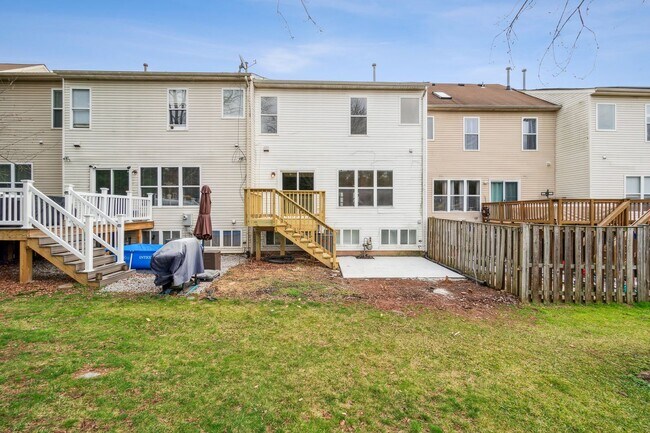Building Photo - 21193 Millwood Square
