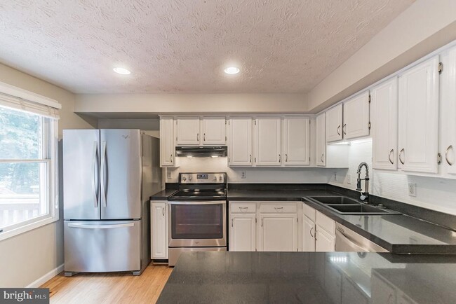 Building Photo - 1518 Poplar Grove Dr