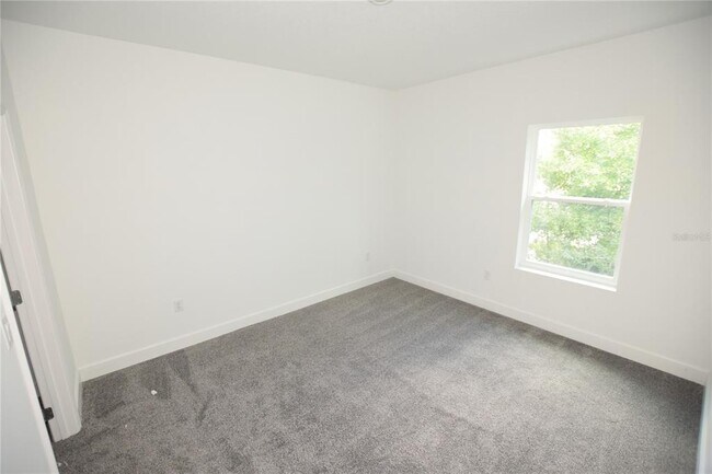 Building Photo - 458 Lake Shore Pkwy