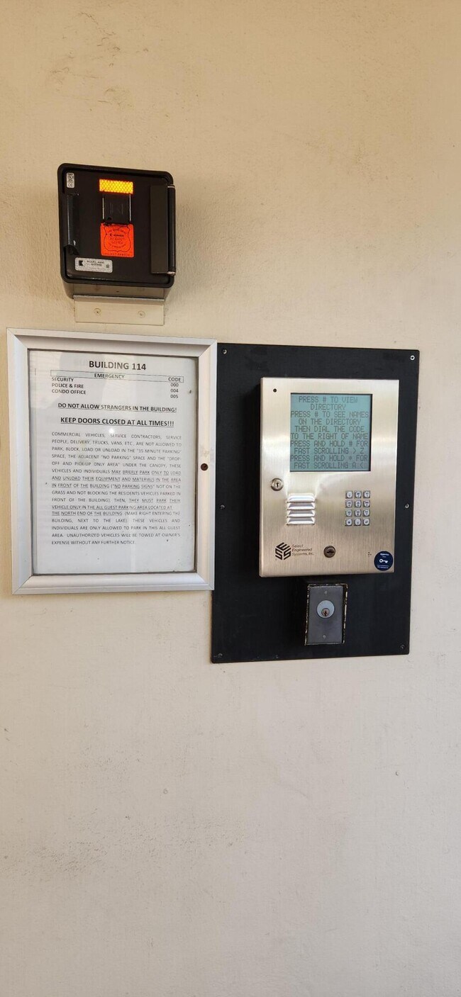 Building Photo - 3507 Oaks Way