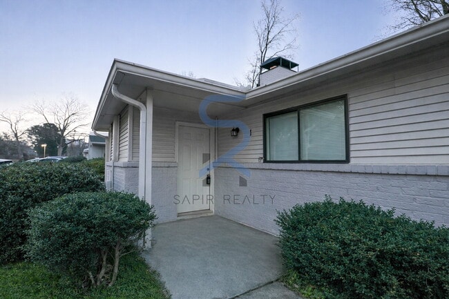 Building Photo - Move in before December 31st and choose your reward: a $250 Amazon Gift Card or a 55" Smart TV!