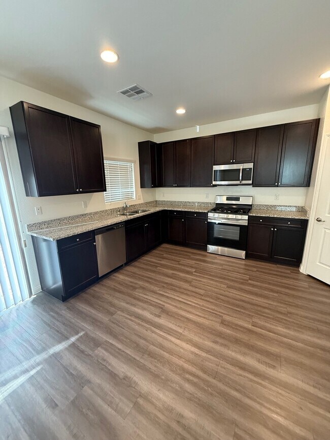 Building Photo - 8069 Athos Ct