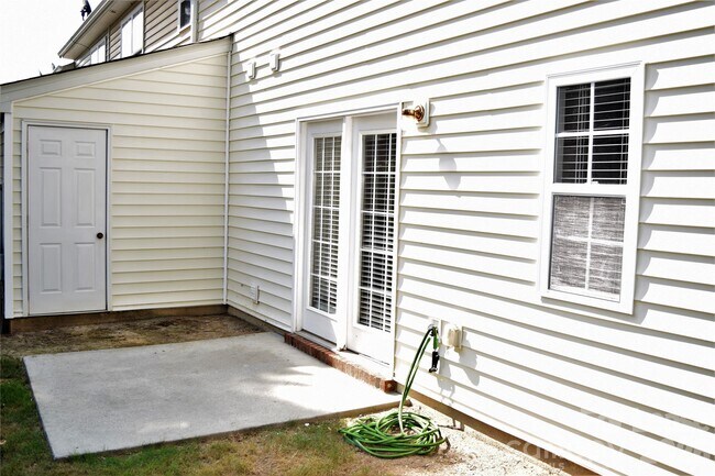 Building Photo - 164 Portestowne Way