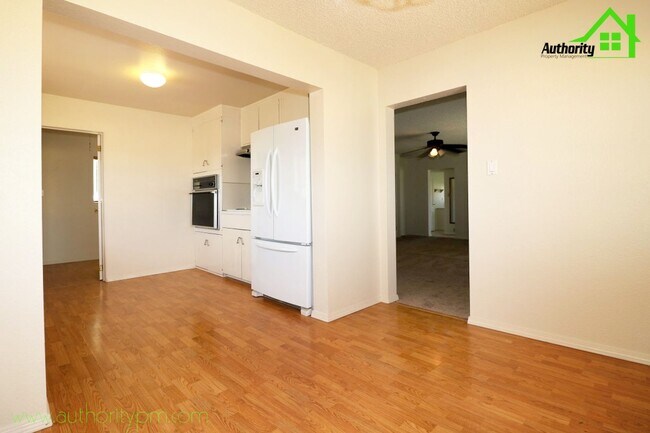 Building Photo - 21627 7 Lakes Rd