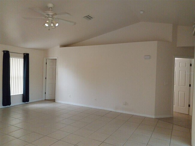 Building Photo - 1695 Gauguin Rd