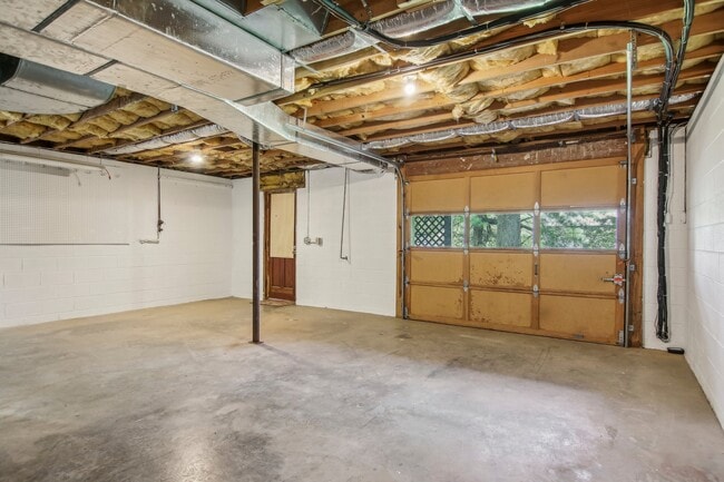 Building Photo - 11 Timothy Ln