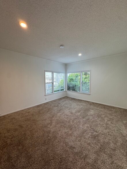 Building Photo - 122 N Orlando Ave