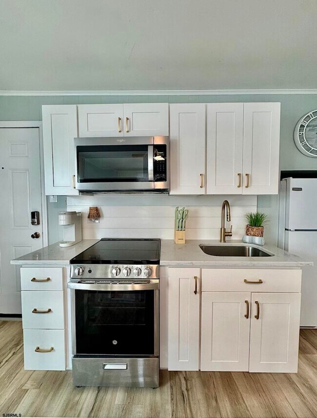 Building Photo - 512 W Brigantine Ave