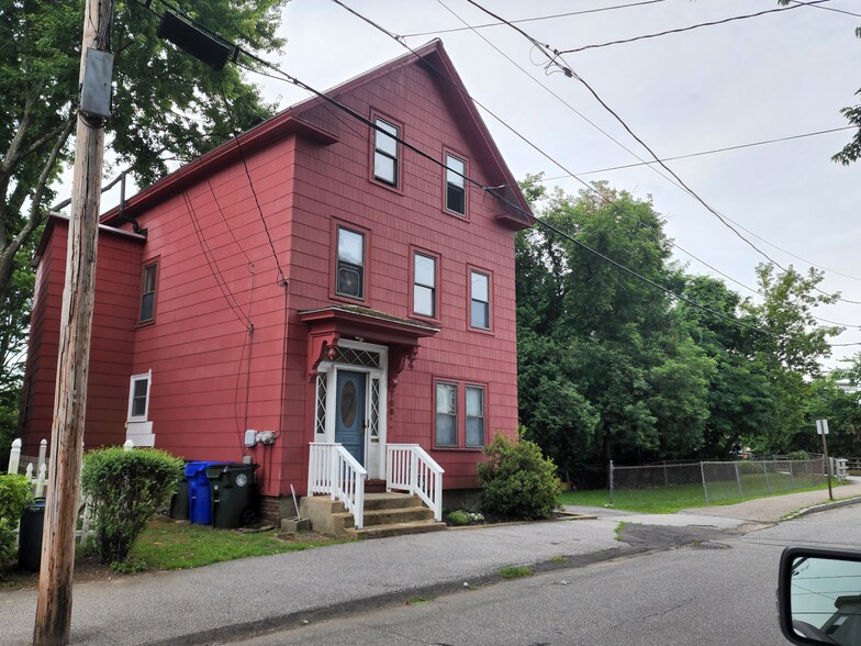 Building Photo - 108 Parker St