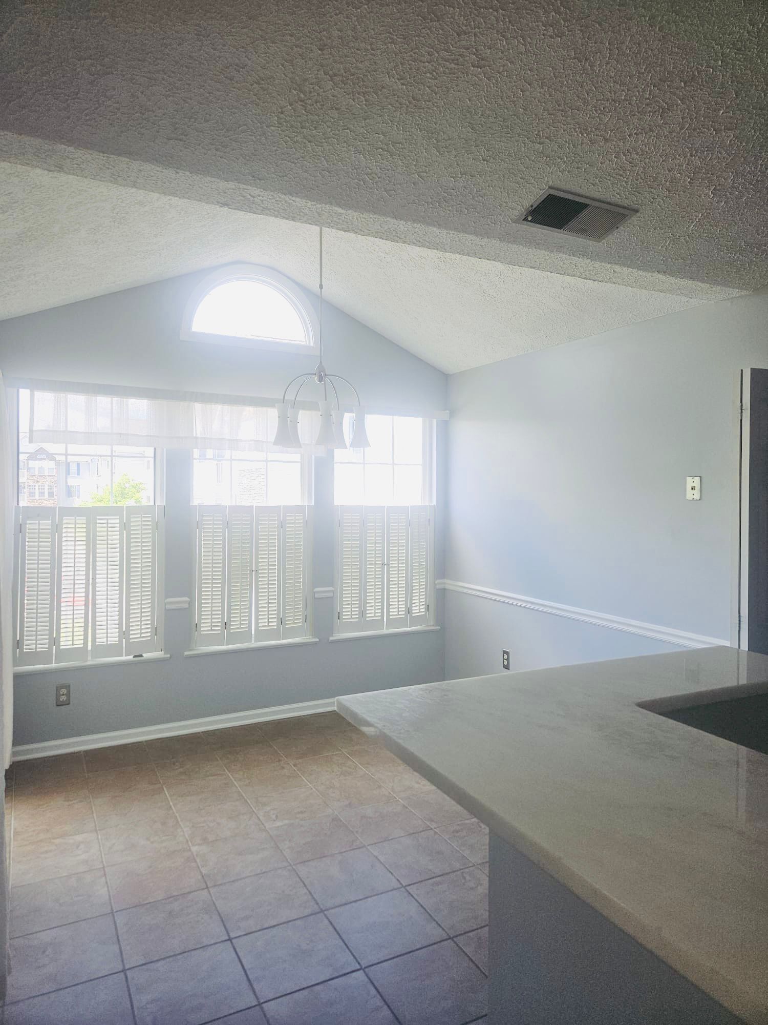 Building Photo - 5650 Wade Ct