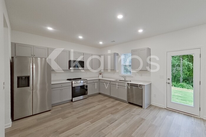 Building Photo - 115 Silver Maple Ln