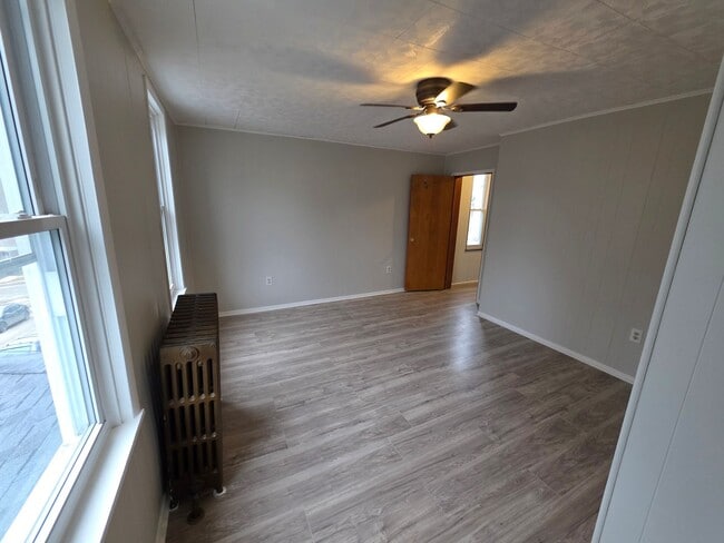 Building Photo - Spacious 3-Bedroom Home with Granite Countertops & Huge Eat-In Kitchen