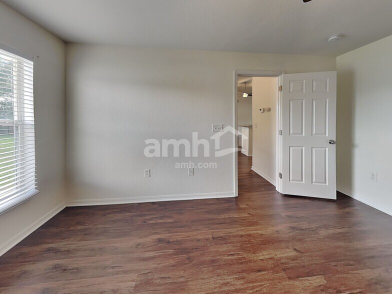 Building Photo - 3611 Welsch Way