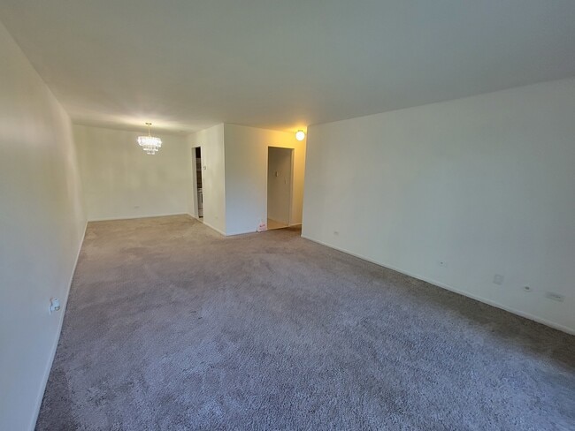 Building Photo - 1018 Castilian Ct