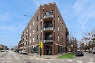 Building Photo - 3047 N Oakley Ave