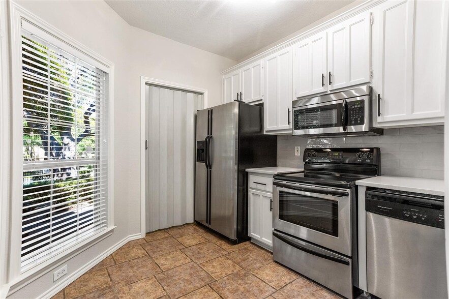 Kitchen - 14277 Preston Rd