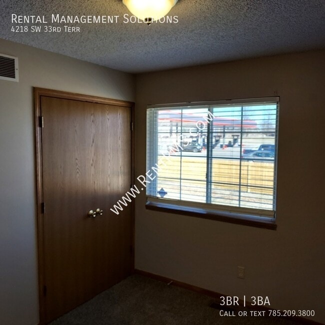 Building Photo - 4218 SW 33rd Terrace