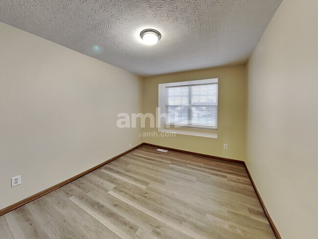 Building Photo - 1209 Nottingham Rd