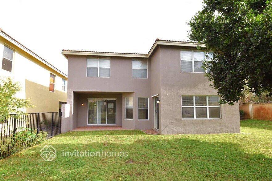 Building Photo - 5301 Island Gypsy Dr