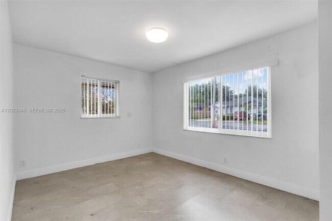 Building Photo - 645 NW 15th Ave