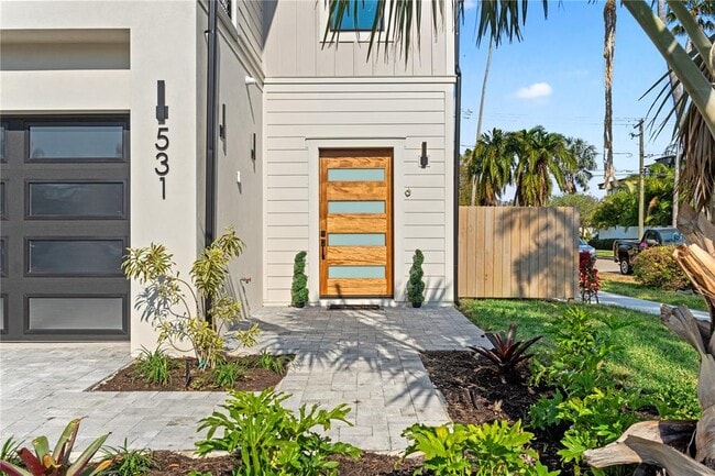 Building Photo - 531 Danube Ave