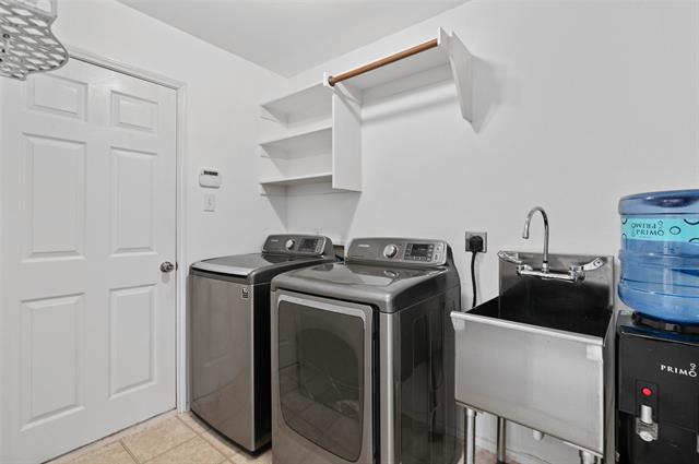 Building Photo - 7216 Raintree Way