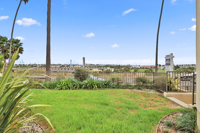 Building Photo - 1701 Crescent Ave