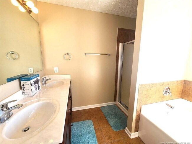 Building Photo - 972 Screech Owl Dr