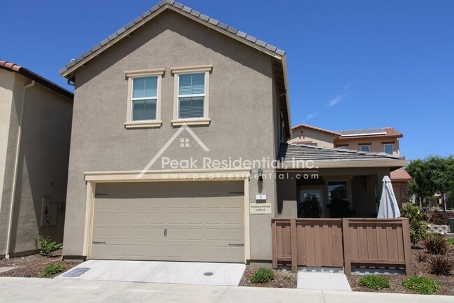 Building Photo - Beautiful Newer Roseville 3bd/2.5ba Home i...