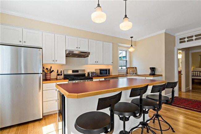 Building Photo - 6 Gladding Ct