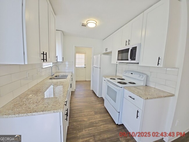 Building Photo - 121 Crystal Brook