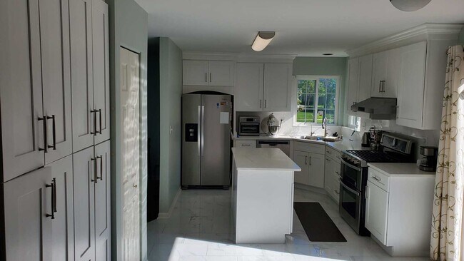 Building Photo - 1289 Estling Ct