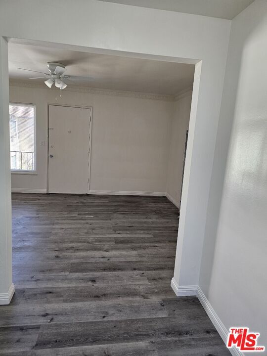 Building Photo - 914 S Gramercy Dr