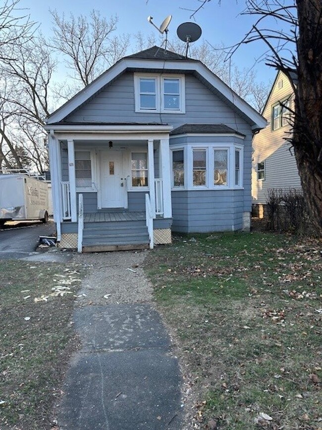 Primary Photo - 3BR/1BA Single Family Home