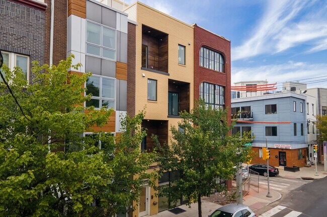 Building Photo - 1826 Frankford Ave