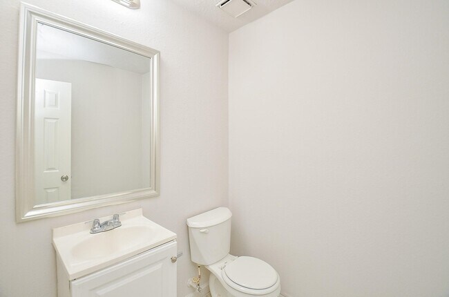 Building Photo - 11818 Spring Grove Dr