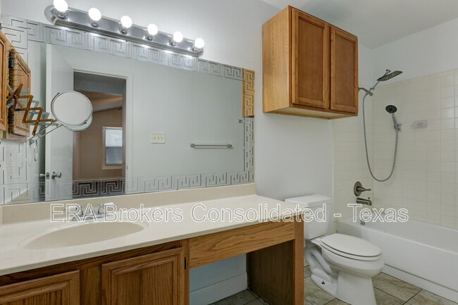 Building Photo - 514 Freiling