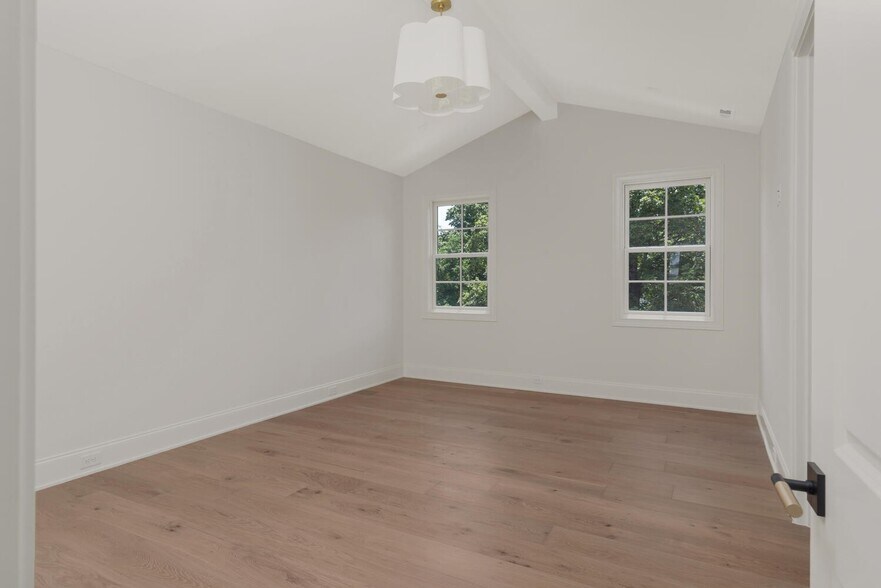 Building Photo - 4224 Granny White Pike