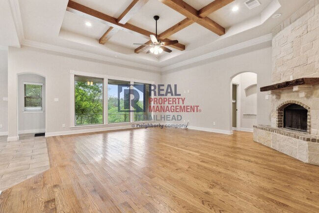 Building Photo - 113 Maral Ln