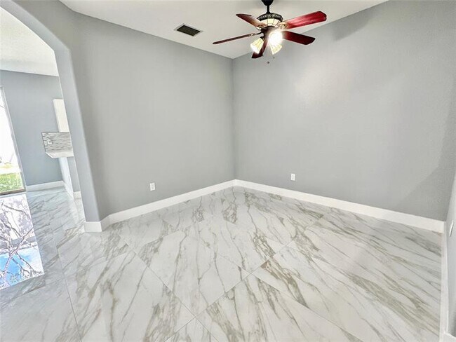 Building Photo - 2310 Shoma Ln
