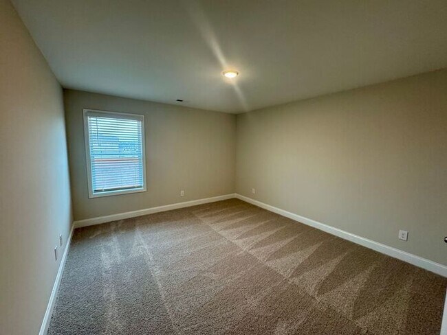 Building Photo - New Construction and over 3,500 of square footage!