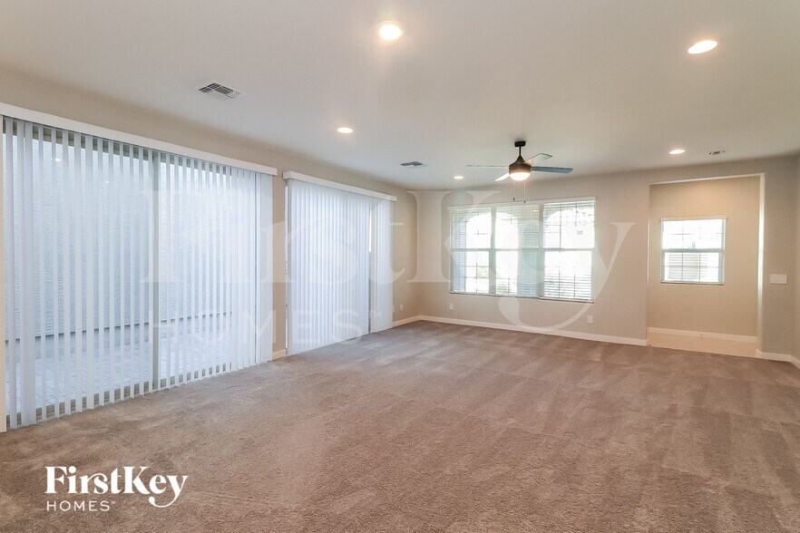 Building Photo - 2927 N Athena