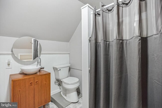 Building Photo - 808 Monroe Ave